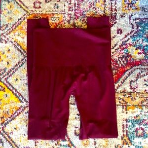 🌹Burgundy dress leggings🌹